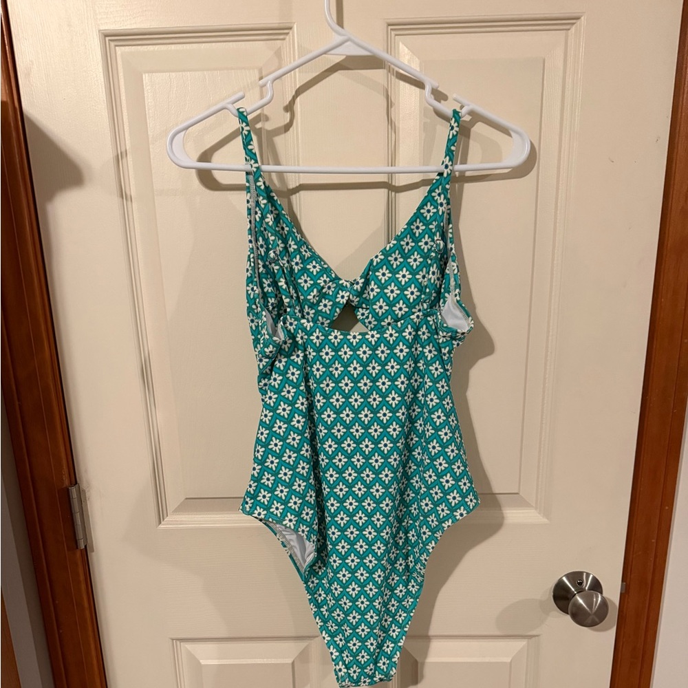 Cutout One Piece - Picture 3 of 3